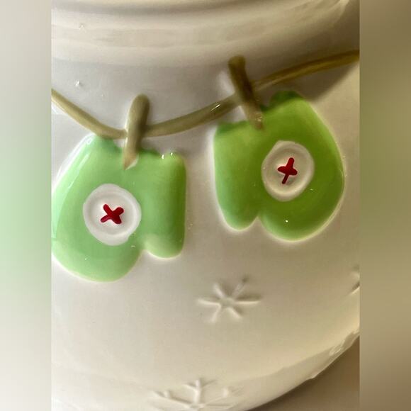 Vintage Hallmark Mittens cookie jar with lid - Picture 4 of 12